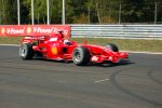 Z okazji 60-lecia nawiązania partnerstwa technologicznego Shell i Ferrari do Polski przyjechał Michael Schumacher.