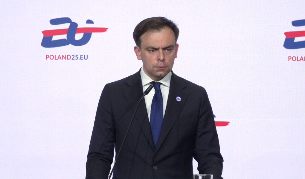 Komisja Europejska pracuje nad nową dyrektywą tytoniową. Papierosy w Polsce mogą znacznie podrożeć