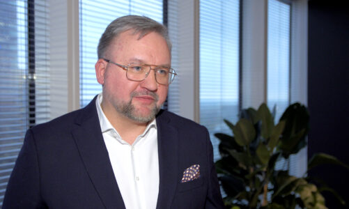 Cyfrowe portfele zyskują na popularności. Polacy chętnie płacą zbliżeniowo smartfonem czy zegarkiem